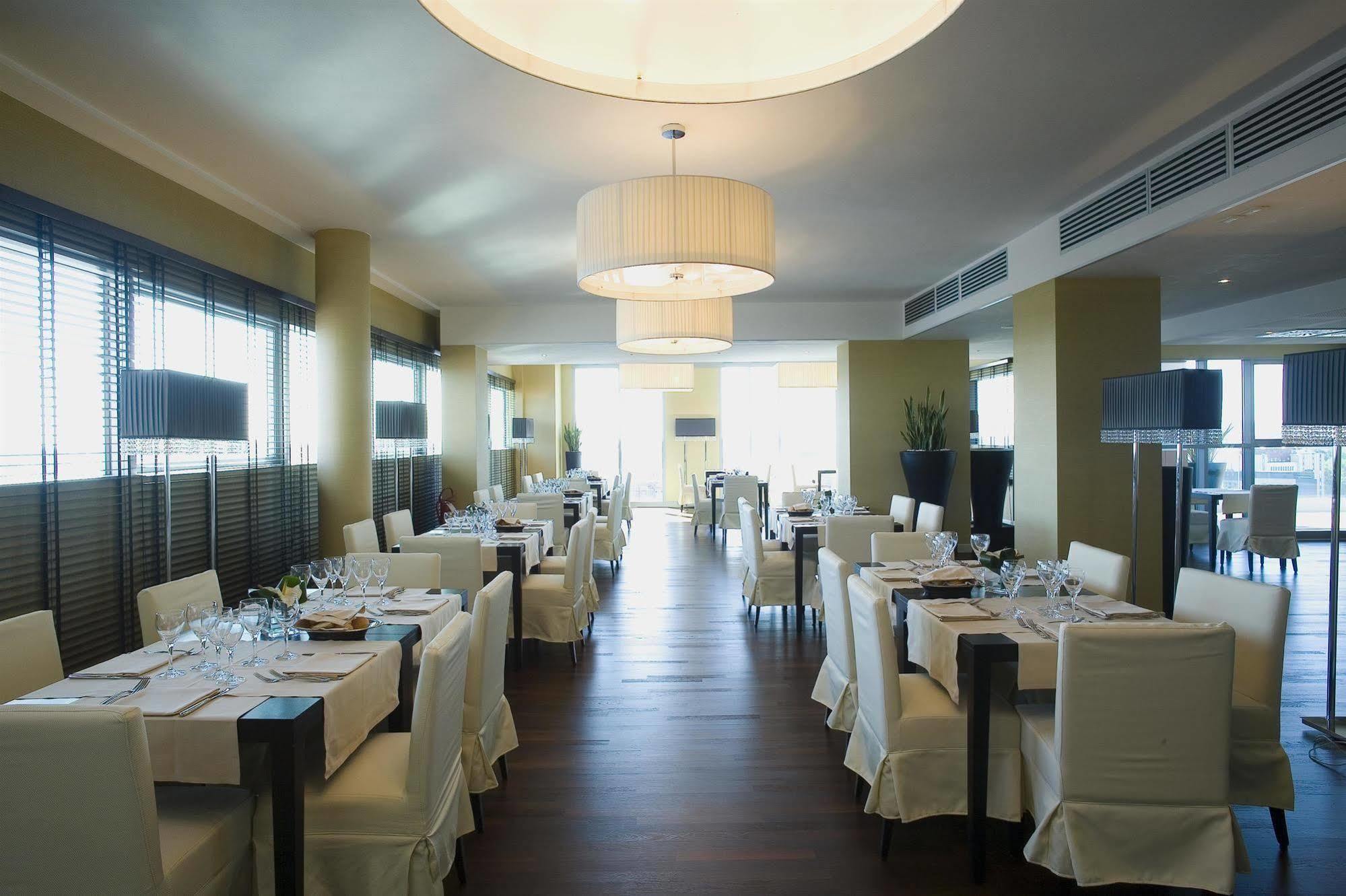 Nh Padova Hotel Restaurant foto